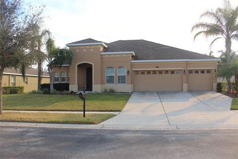 A home in AUBURNDALE