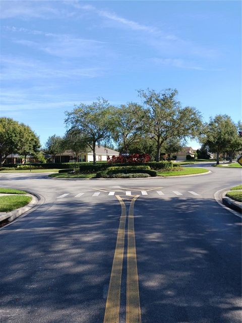 A home in AUBURNDALE