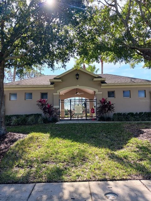 A home in AUBURNDALE