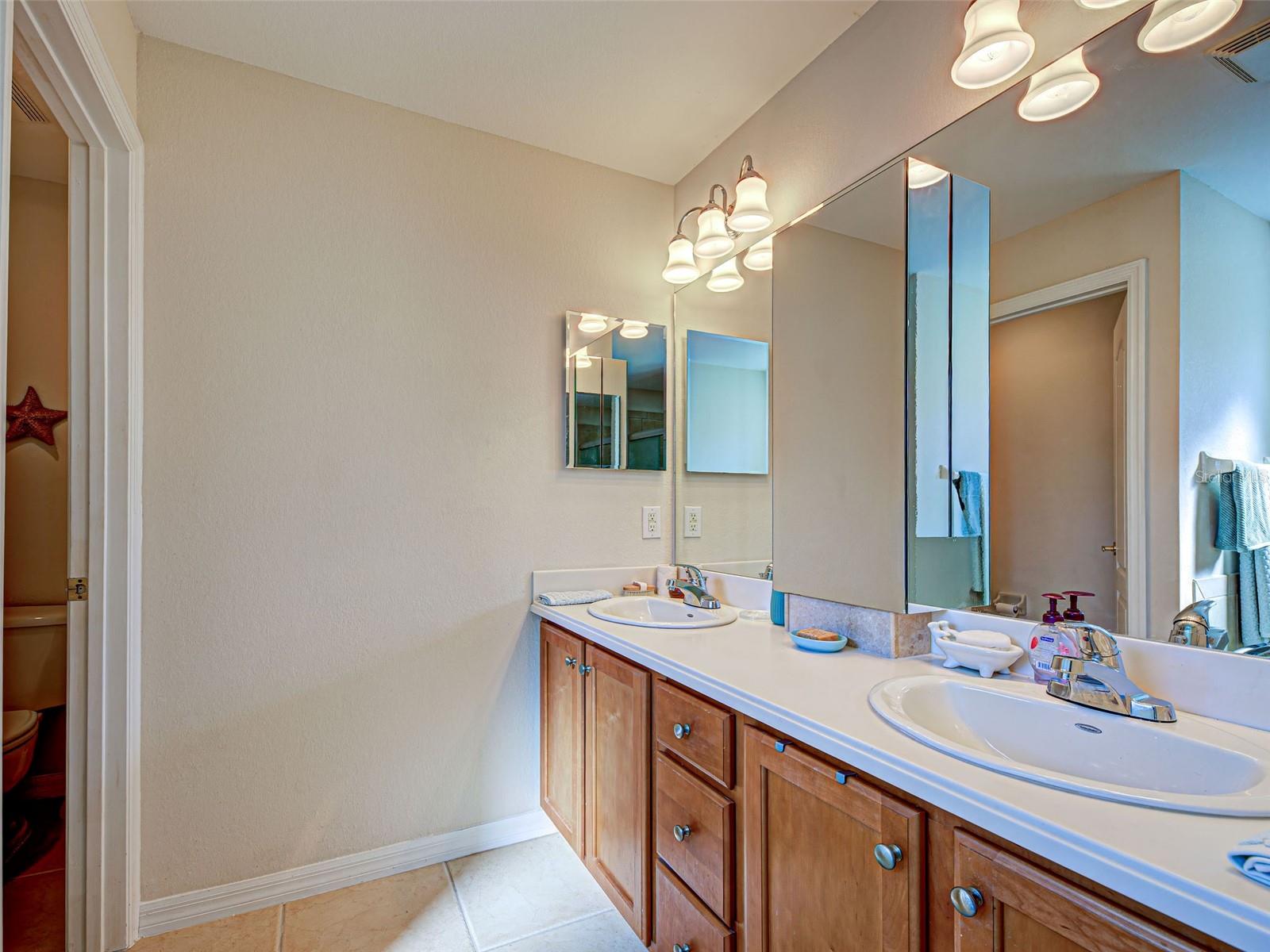 STONEYBROOK AT VENICE - Residential