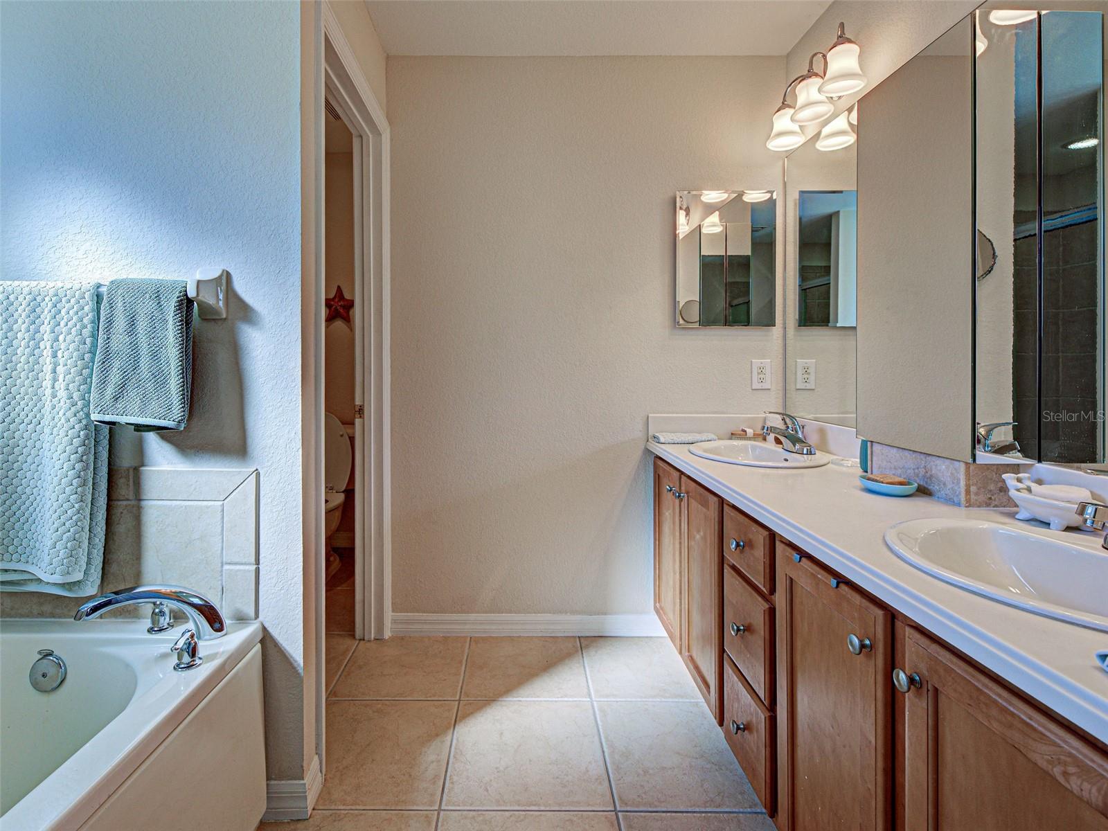 STONEYBROOK AT VENICE - Residential