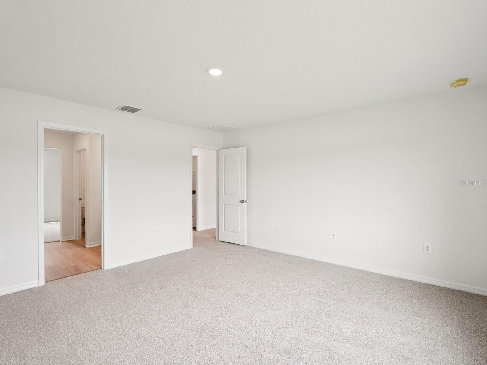 MAGNOLIA BAY - Residential