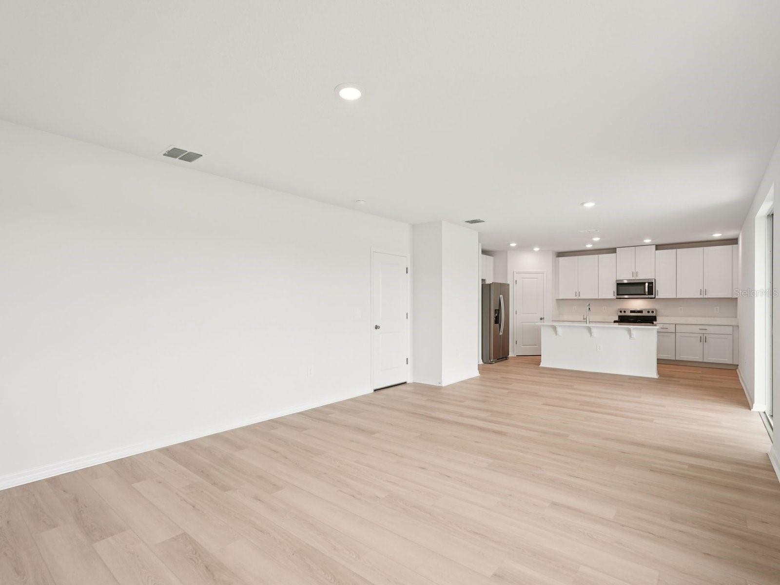 MAGNOLIA BAY - Residential