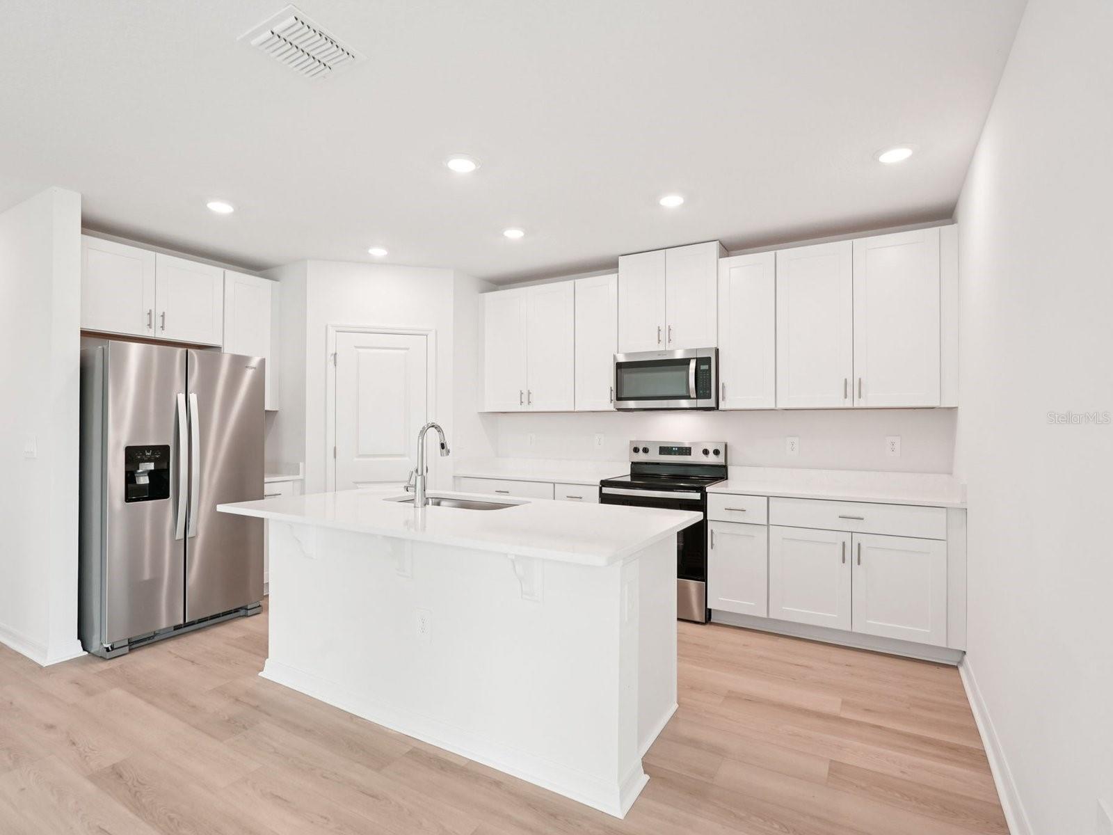 MAGNOLIA BAY - Residential