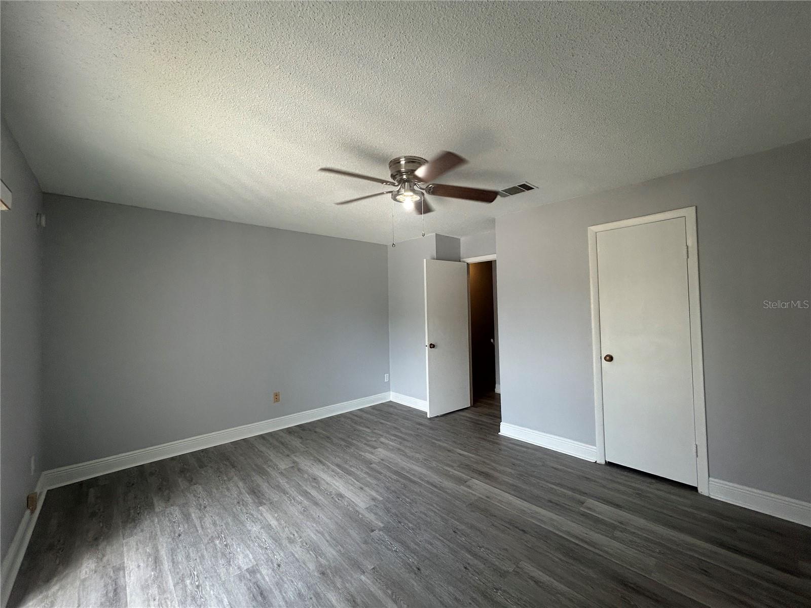 THE GREENS OF TOWNN COUNTRY - Residential Lease