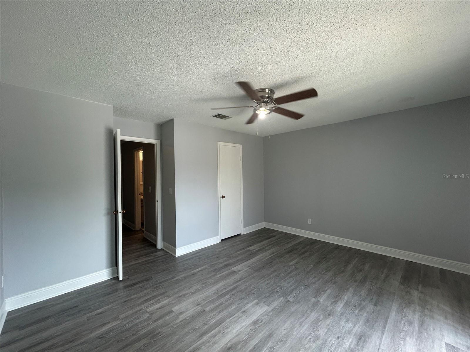 THE GREENS OF TOWNN COUNTRY - Residential Lease