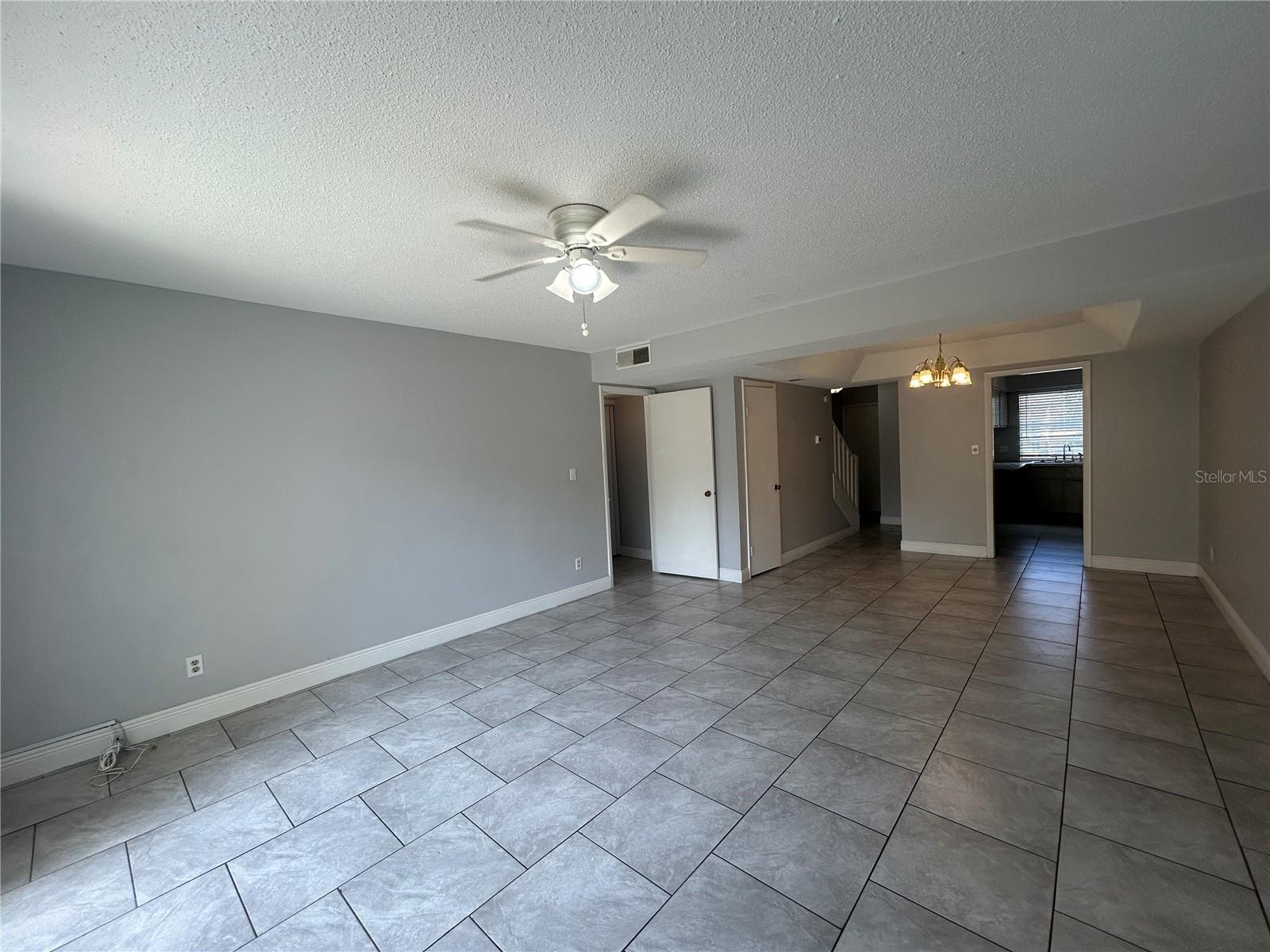 THE GREENS OF TOWNN COUNTRY - Residential Lease