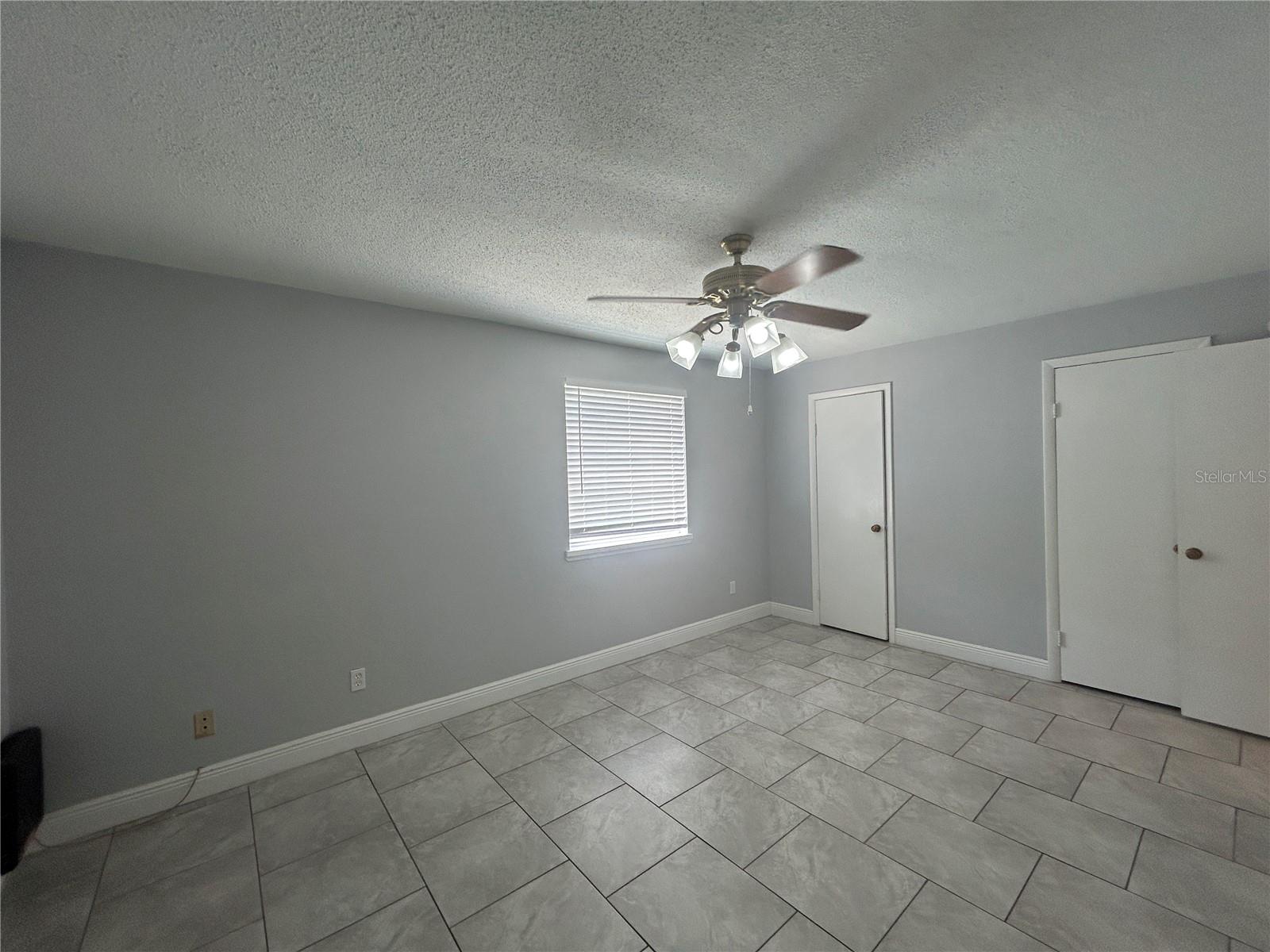 THE GREENS OF TOWNN COUNTRY - Residential Lease