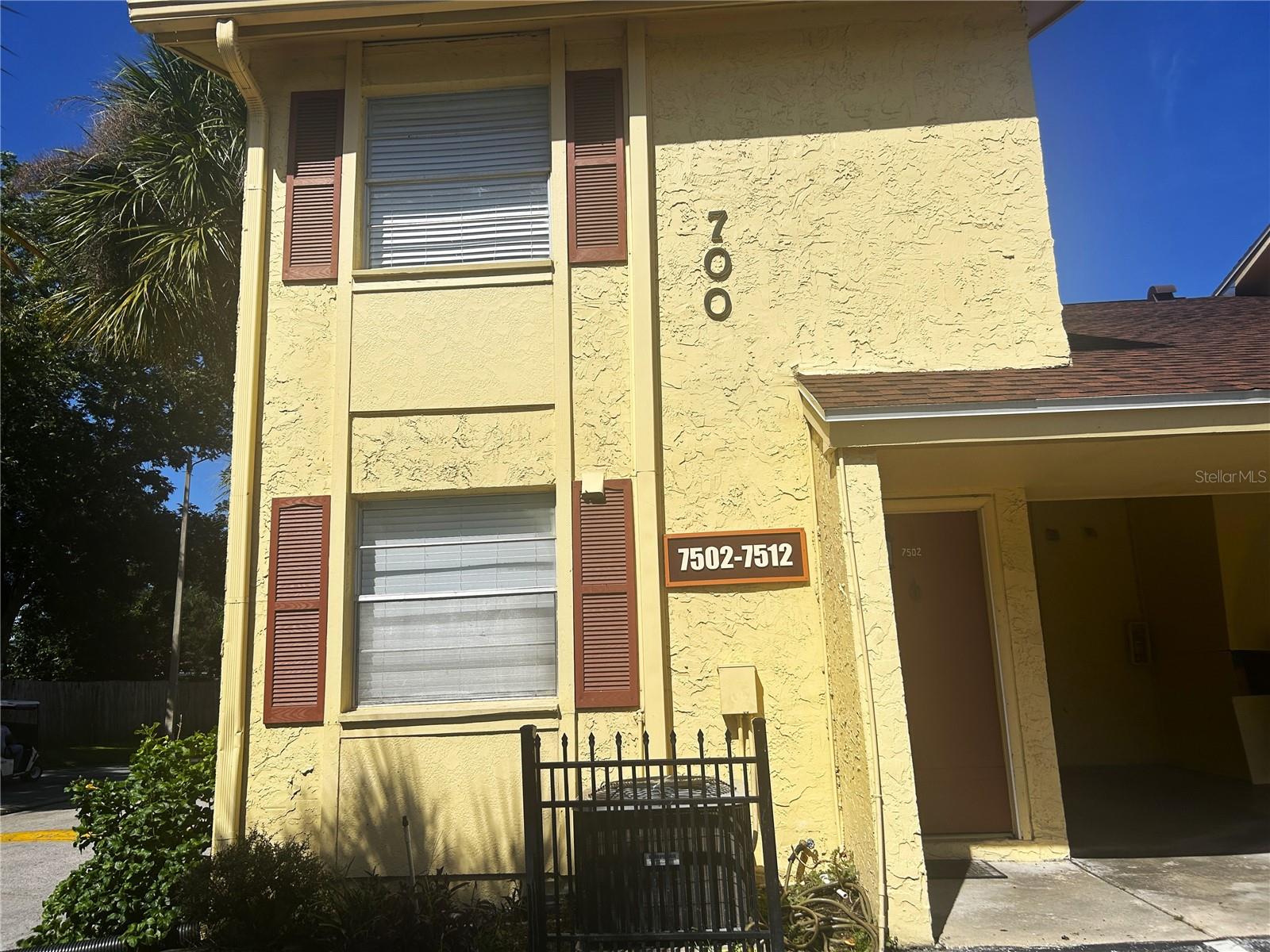 THE GREENS OF TOWNN COUNTRY - Residential Lease