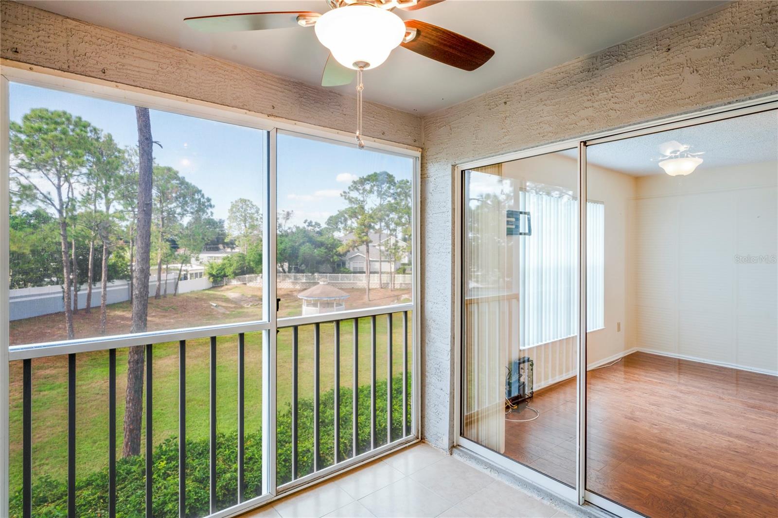 HILLSIDE CONDO - Residential