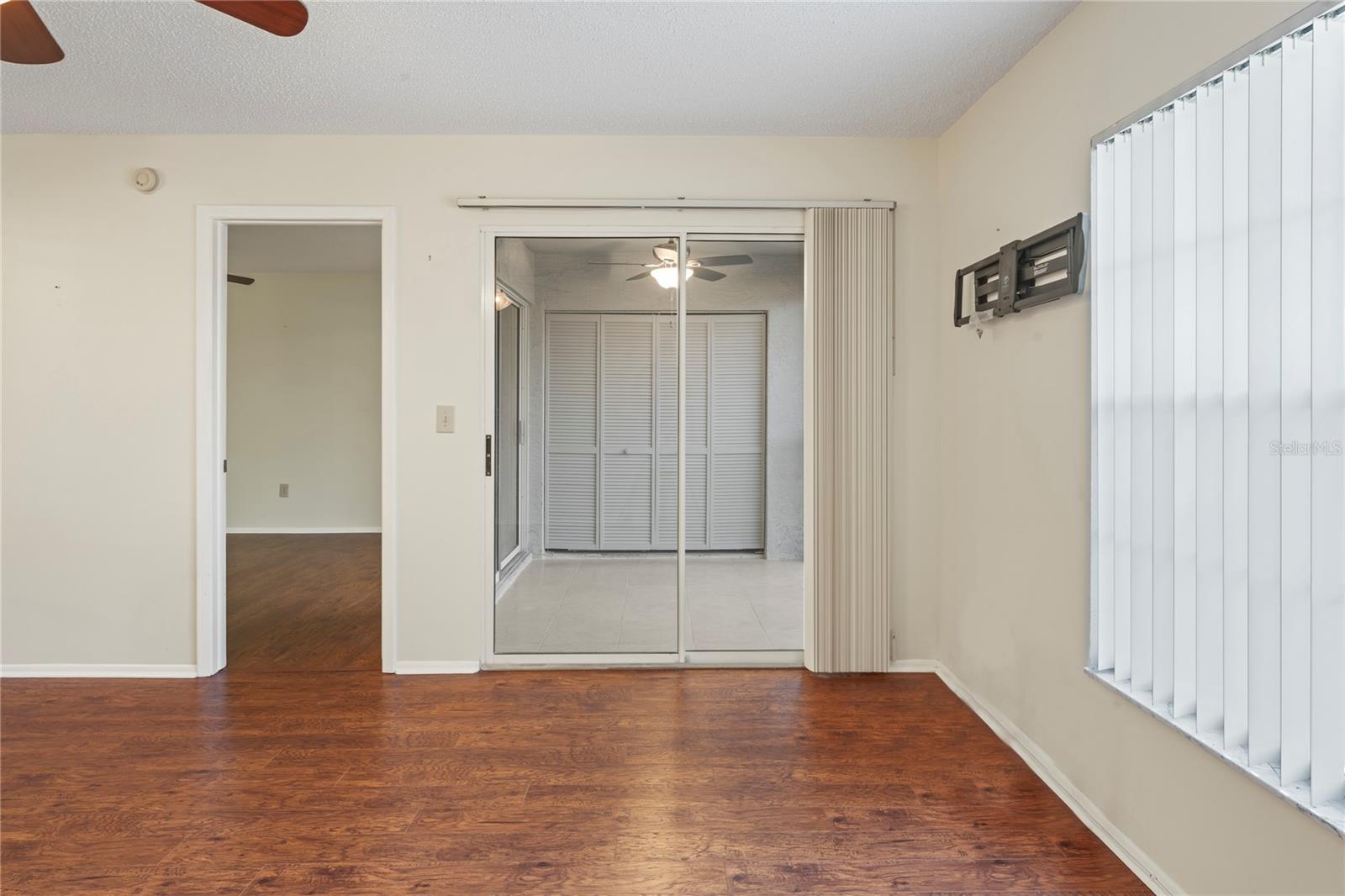 HILLSIDE CONDO - Residential