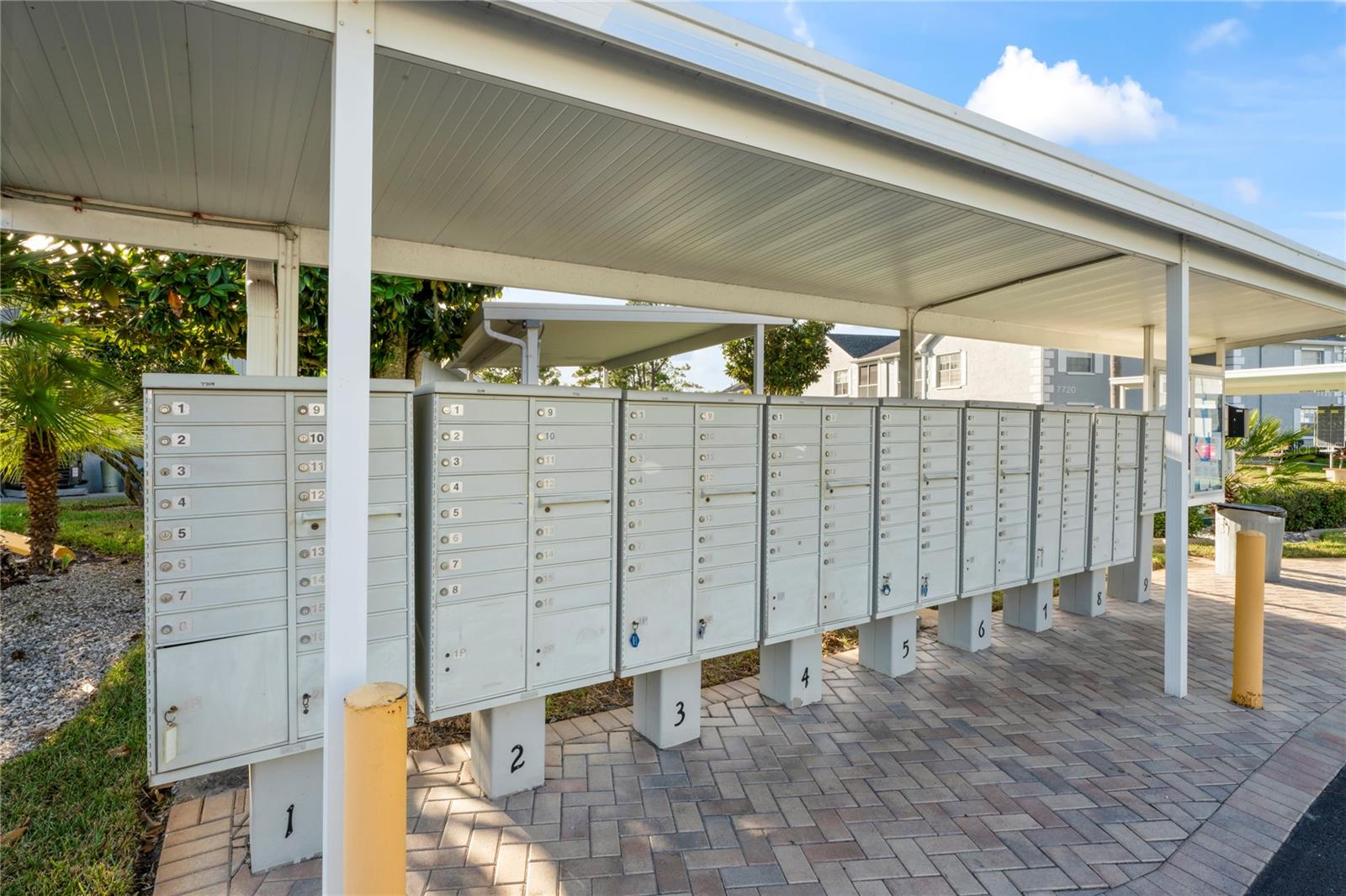 HILLSIDE CONDO - Residential