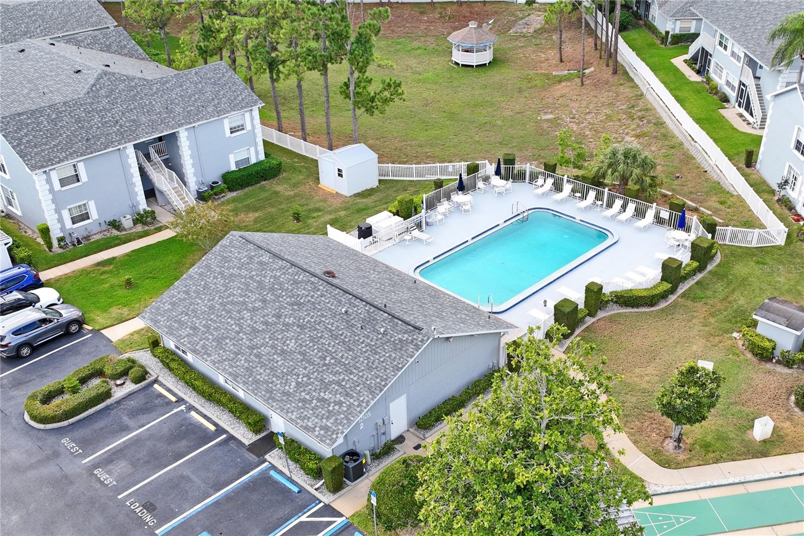 HILLSIDE CONDO - Residential