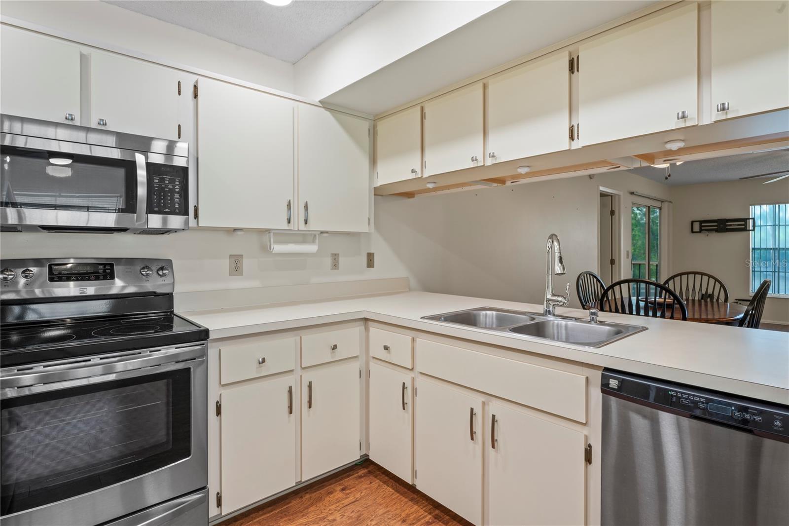 HILLSIDE CONDO - Residential