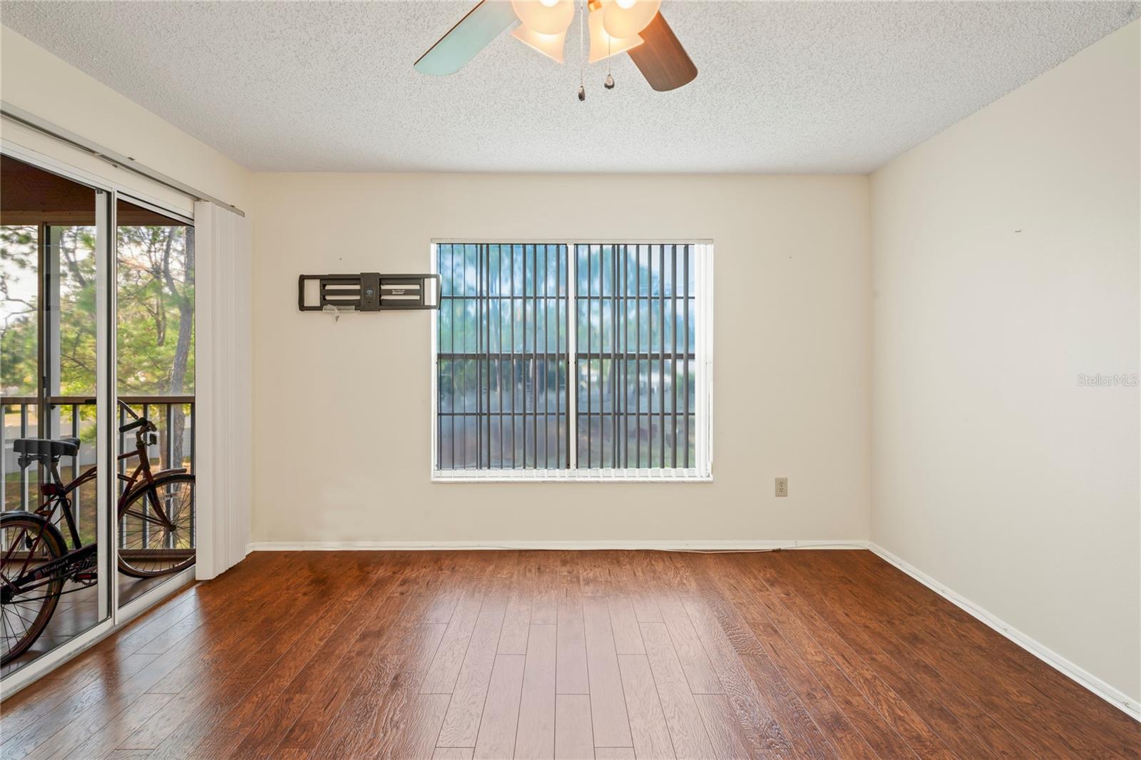 HILLSIDE CONDO - Residential