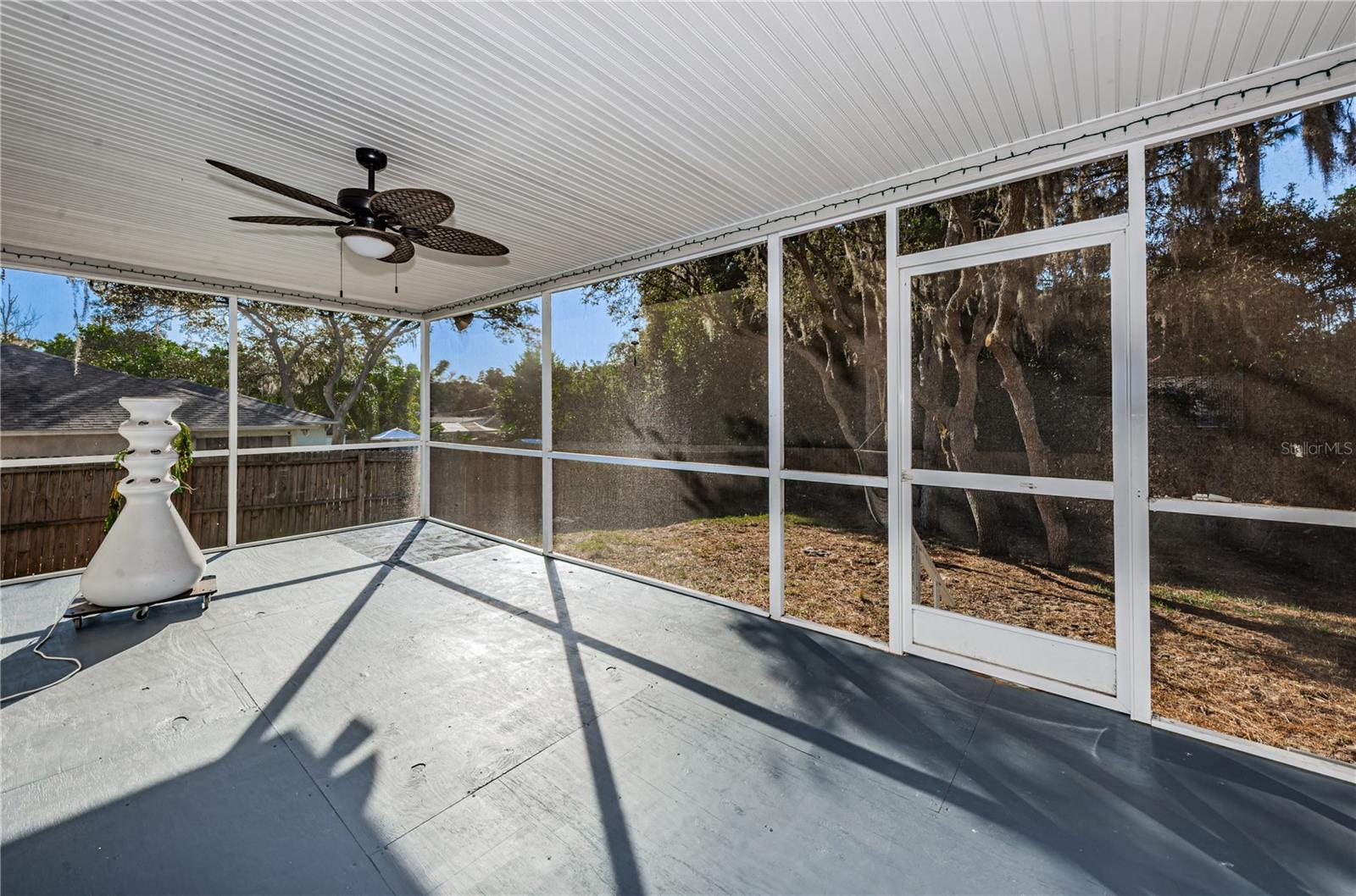 YOUNGS SUB DE LUXE - Residential