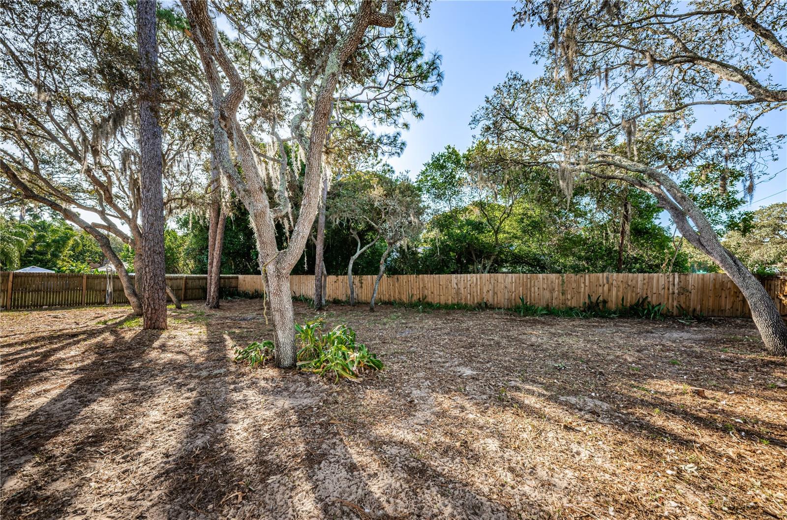 YOUNGS SUB DE LUXE - Residential