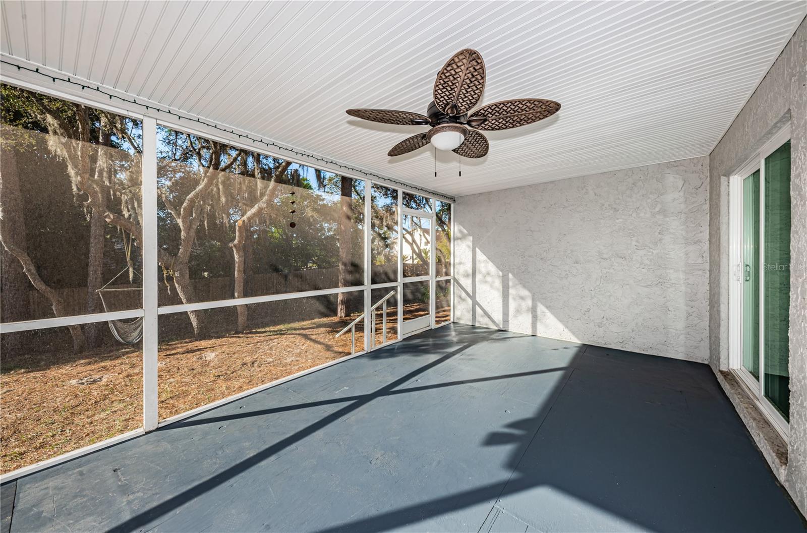 YOUNGS SUB DE LUXE - Residential