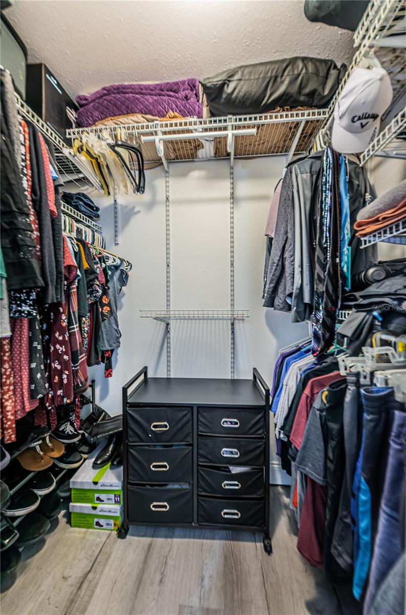 YOUNGS SUB DE LUXE - Residential