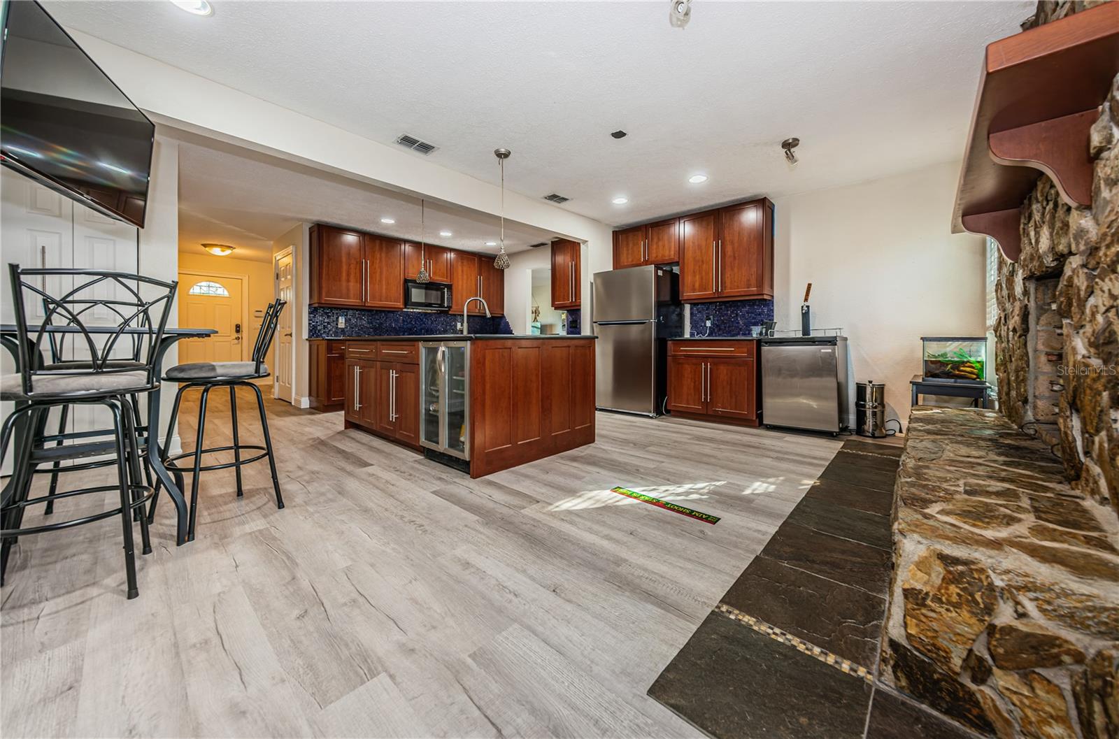 YOUNGS SUB DE LUXE - Residential