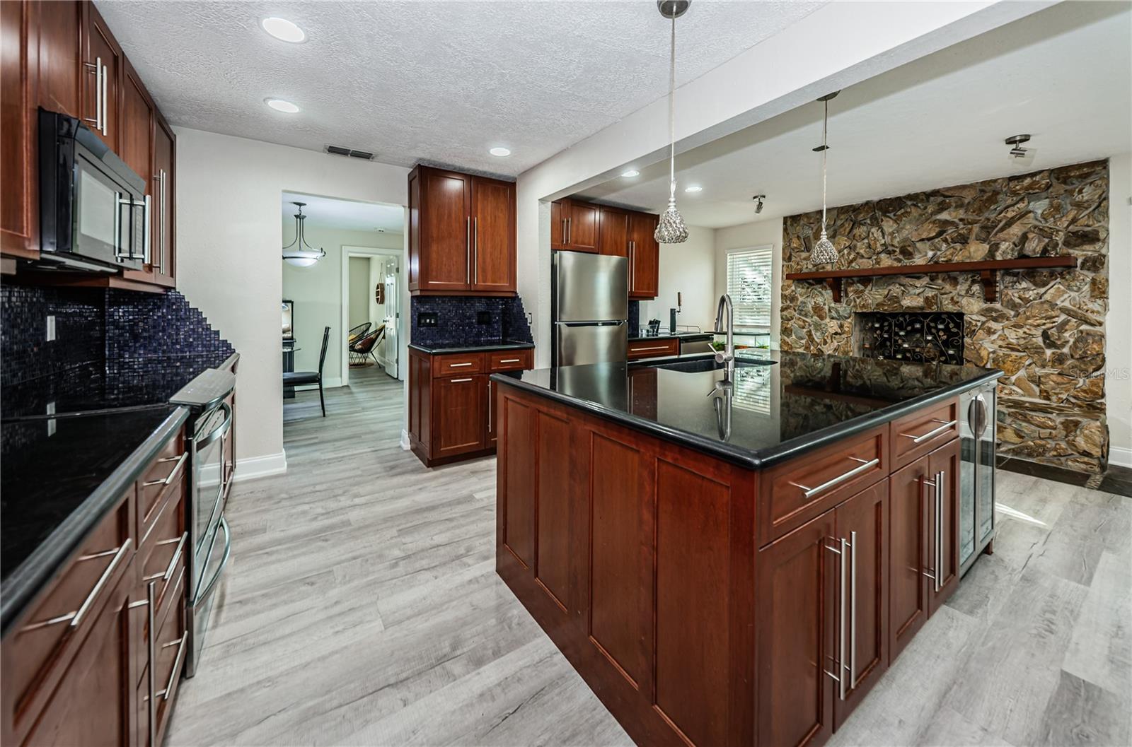 YOUNGS SUB DE LUXE - Residential