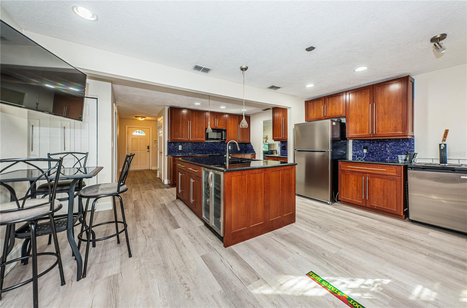 YOUNGS SUB DE LUXE - Residential