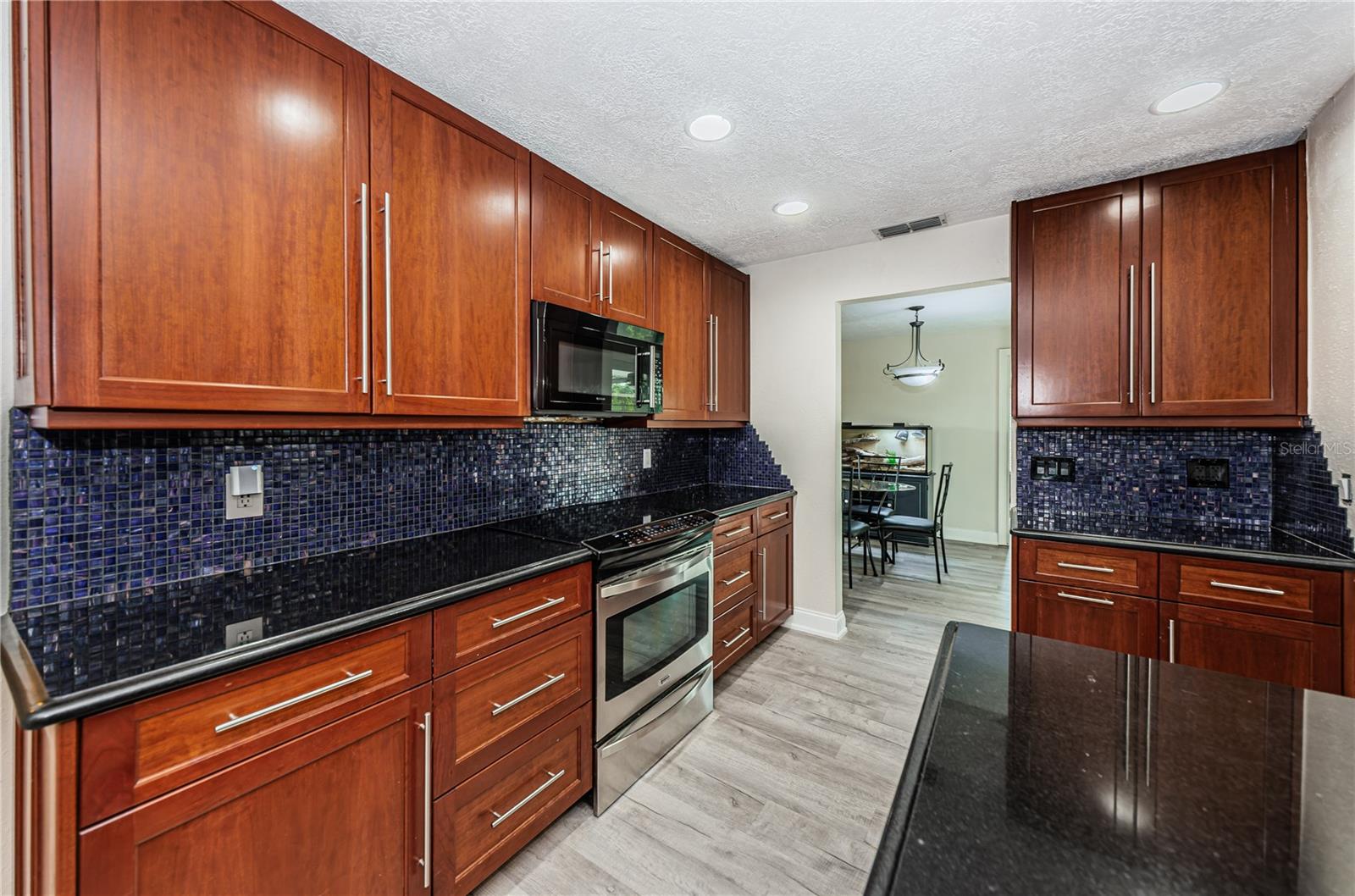 YOUNGS SUB DE LUXE - Residential