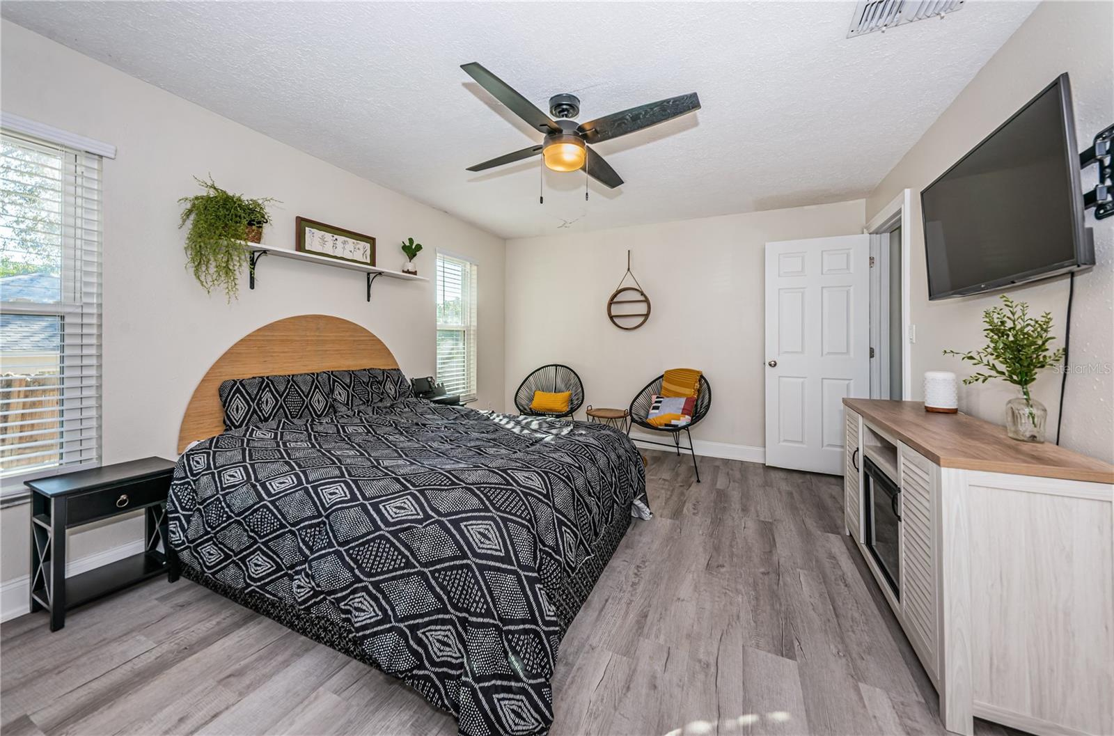 YOUNGS SUB DE LUXE - Residential