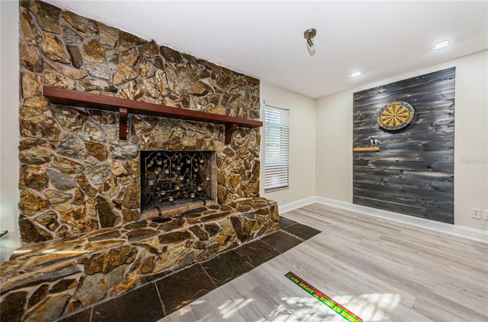 YOUNGS SUB DE LUXE - Residential