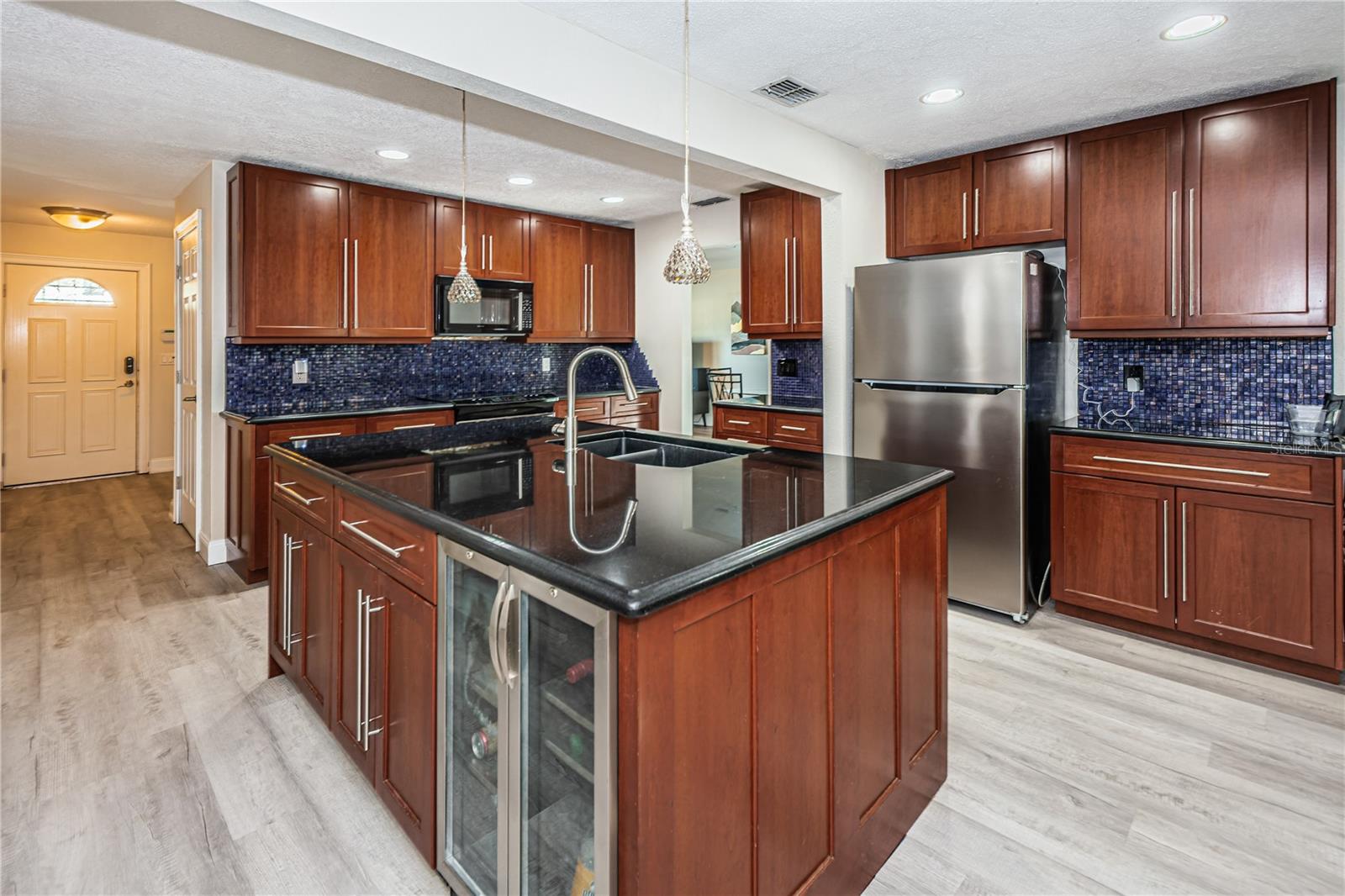 YOUNGS SUB DE LUXE - Residential