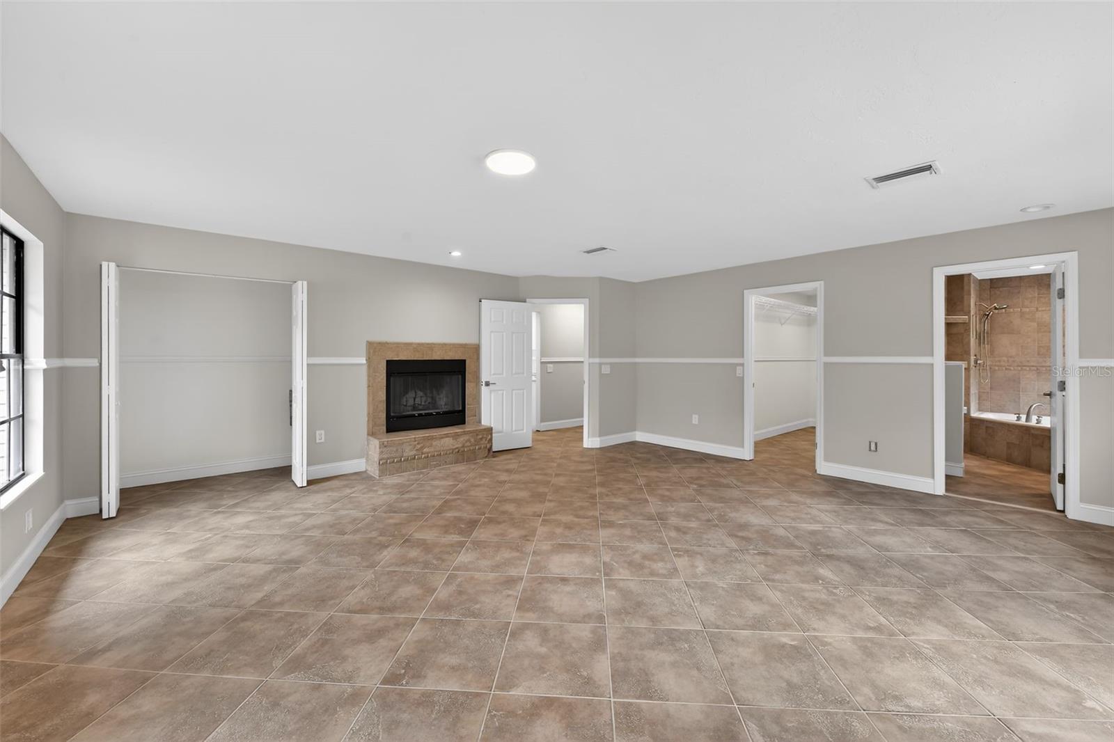 HIDDEN RIVER - Residential