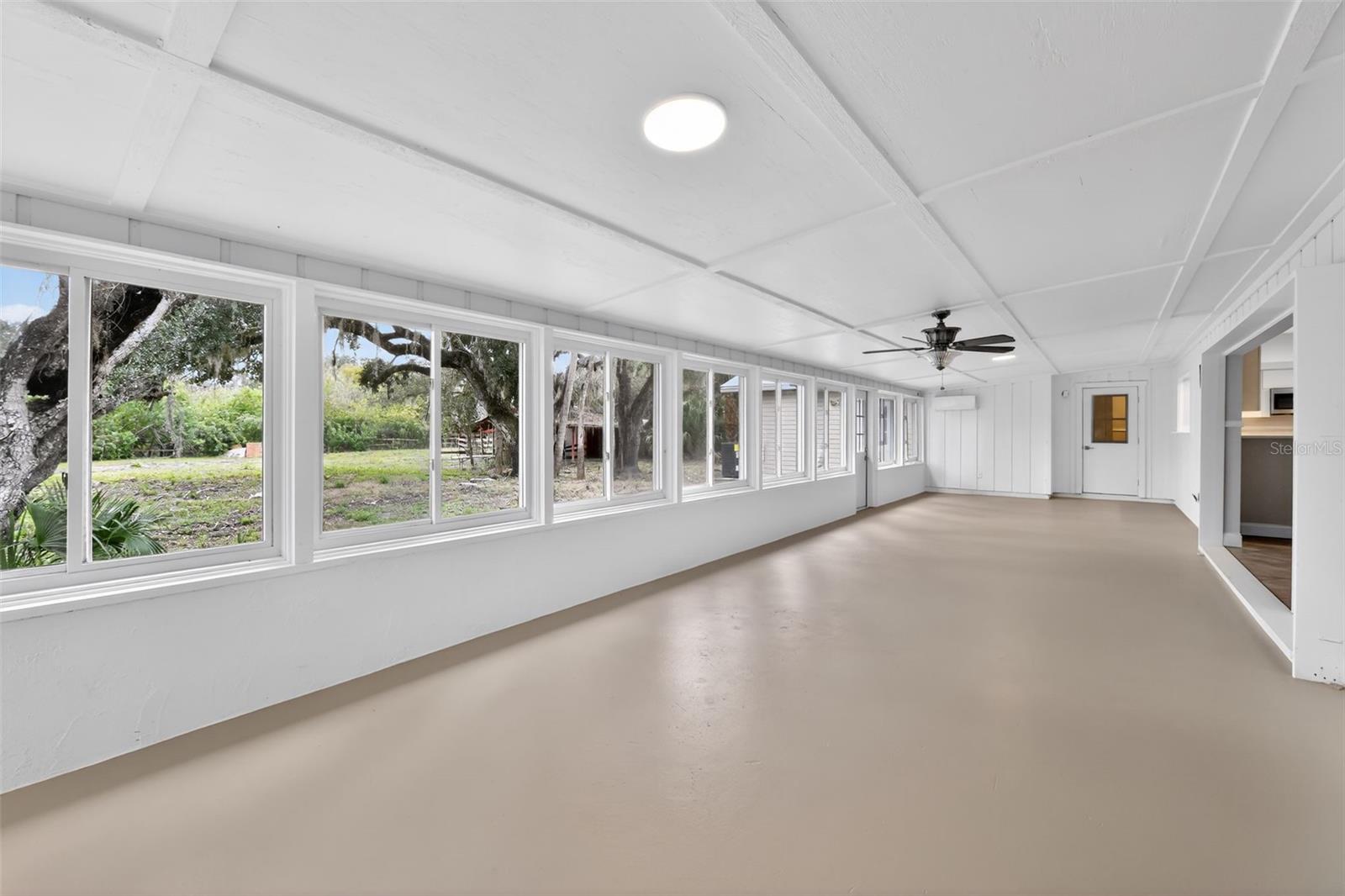 HIDDEN RIVER - Residential