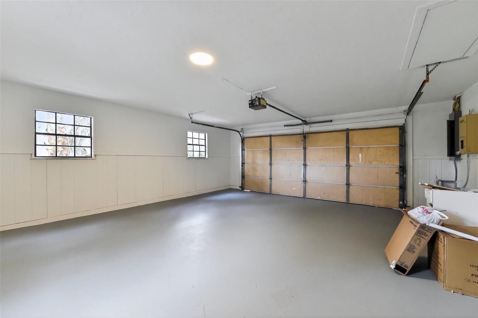 HIDDEN RIVER - Residential