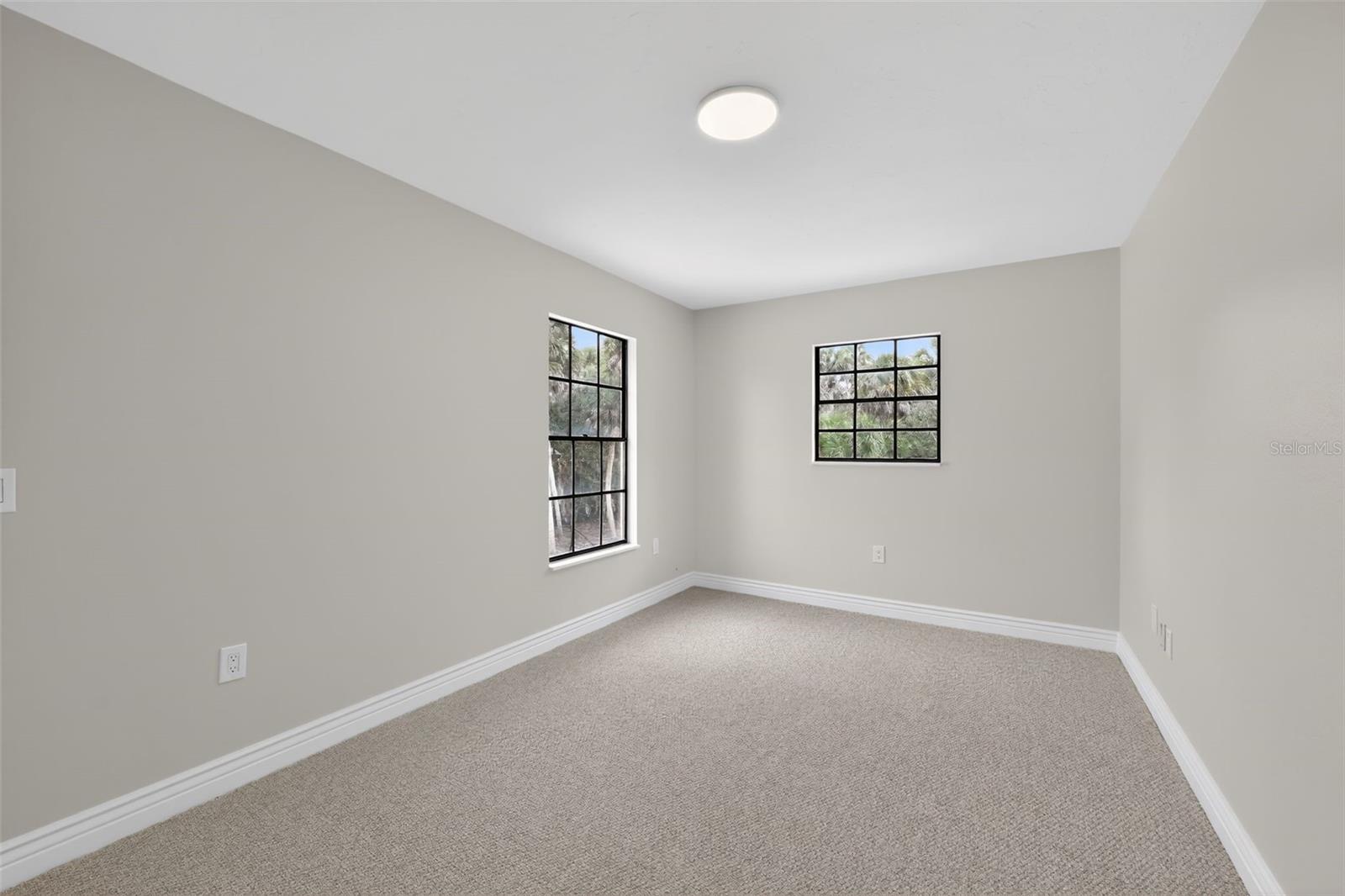 HIDDEN RIVER - Residential