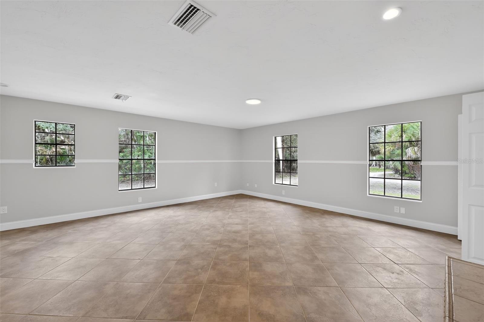 HIDDEN RIVER - Residential