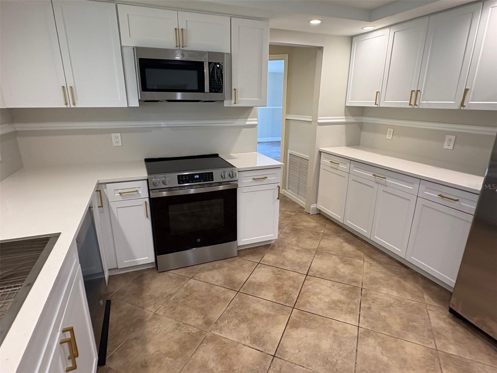 HIDDEN RIVER - Residential