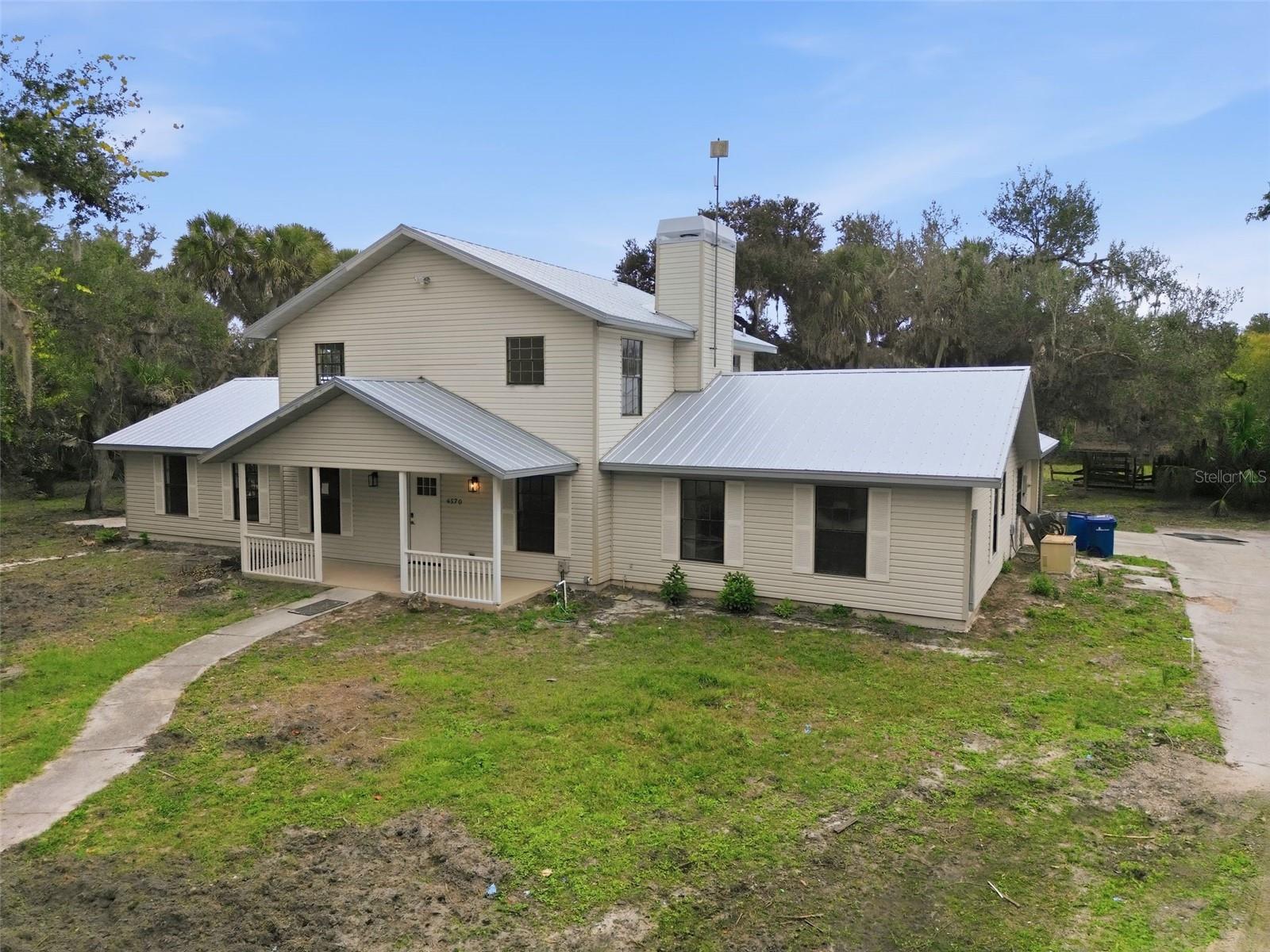 HIDDEN RIVER - Residential