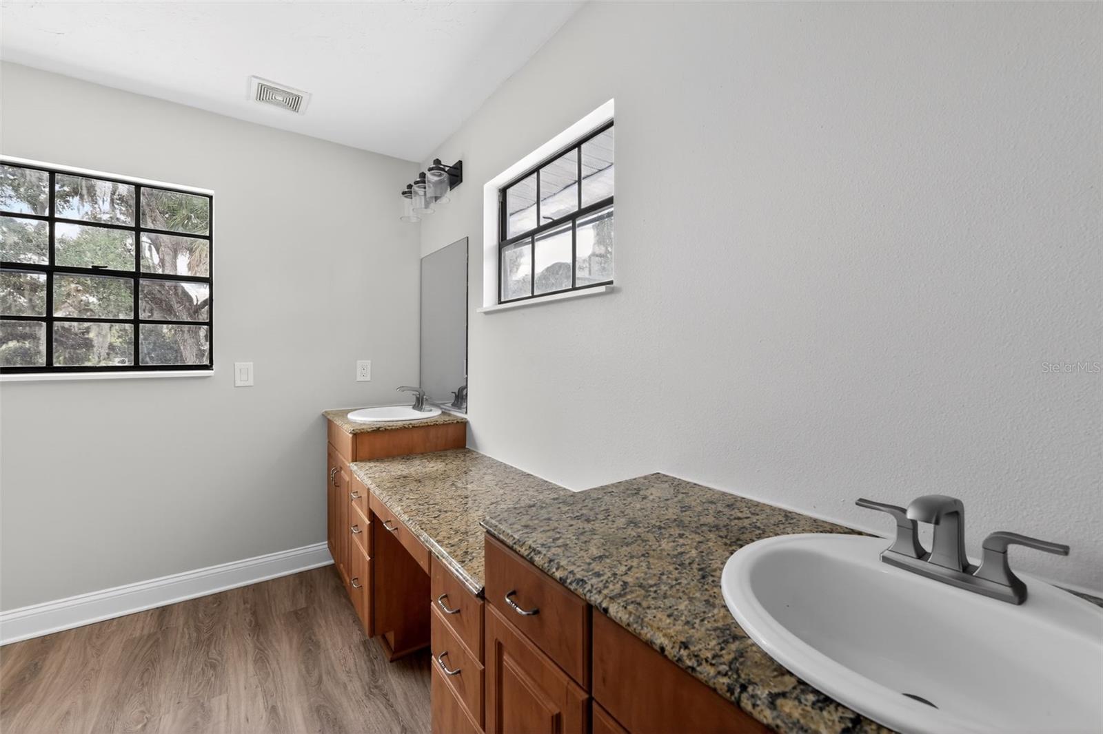 HIDDEN RIVER - Residential