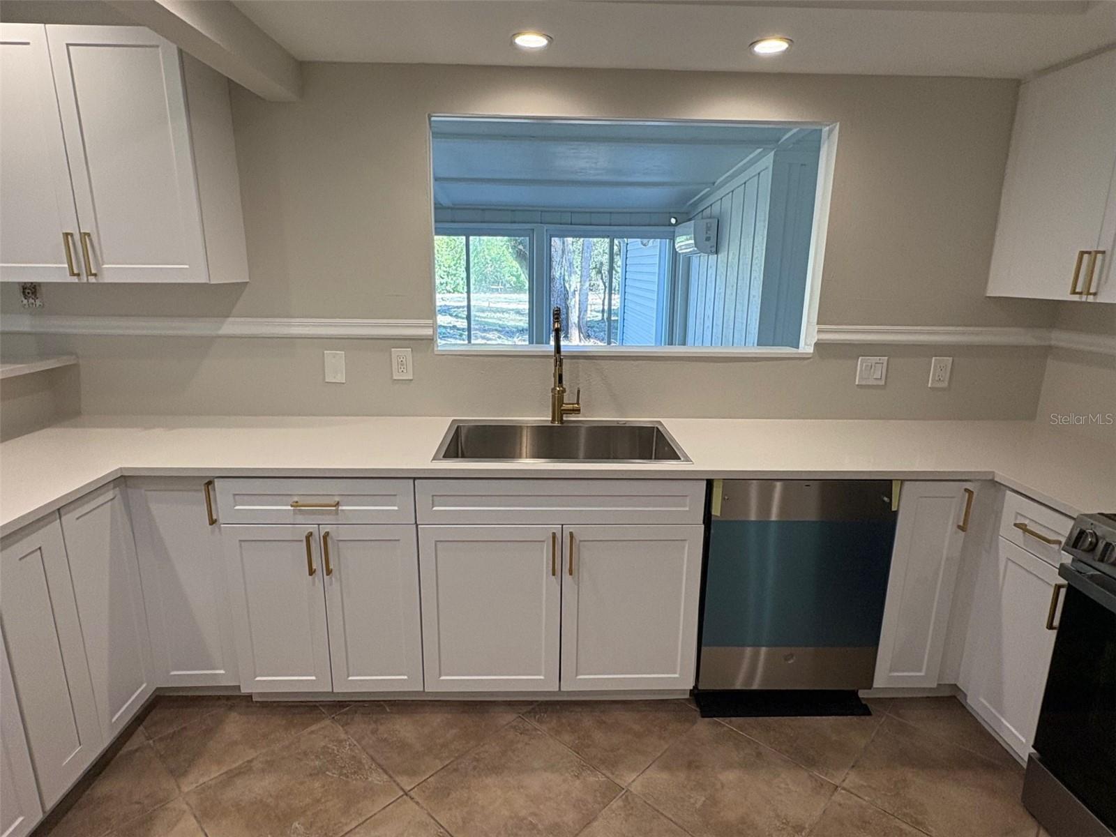 HIDDEN RIVER - Residential