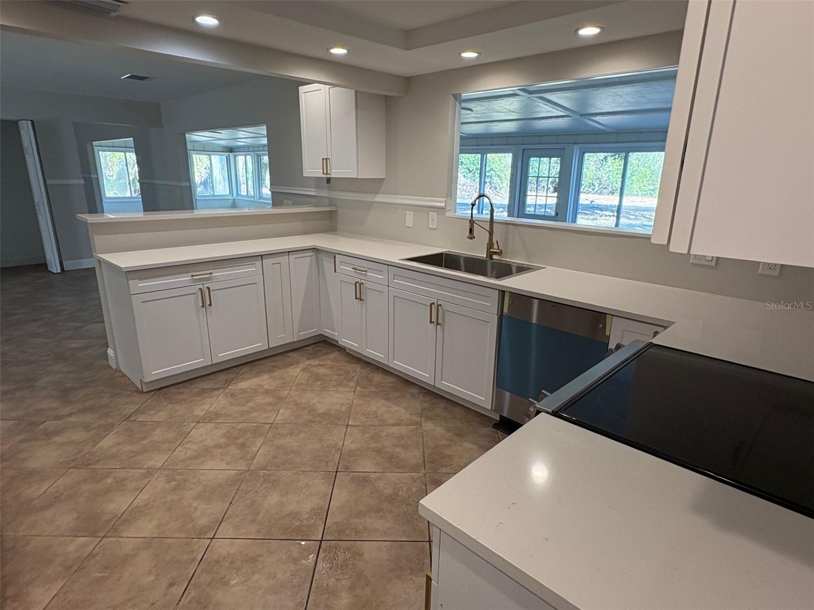 HIDDEN RIVER - Residential