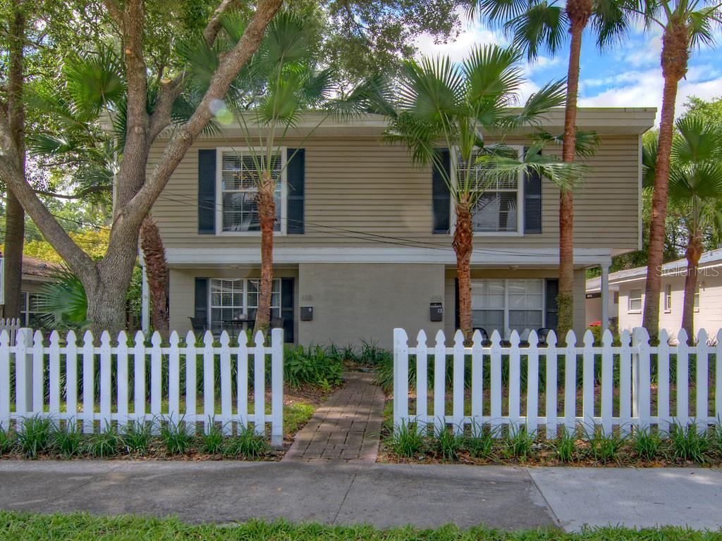 Primo historic location. Downtown living two bedrooms one bath, hardwood floors. Plenty of parking. Minutes to downtown, SODO, Hospitals, Grocery stores, 408 & I4 Great schools. Walk to beautiful Parks, Lakes or bike to Lake EOLA. Shared laundry room. Approved pets permitted. New grey shag carpets in bedrooms. Owner pays water. Quite simply a lovely Urban place to live.