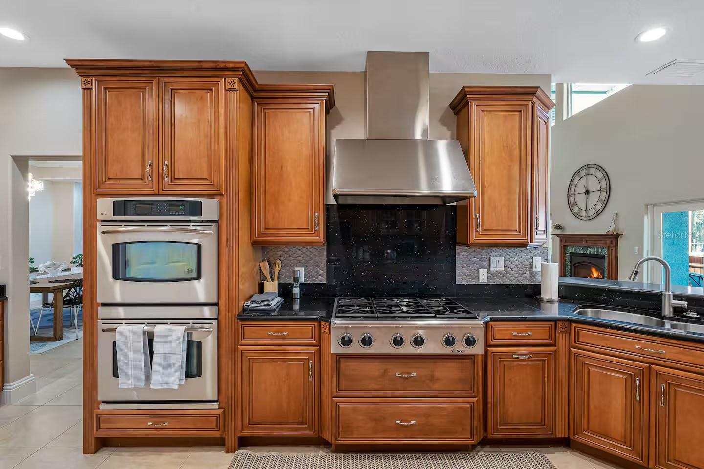 FAIRLANE ESTATES SEC 1 REP - Residential