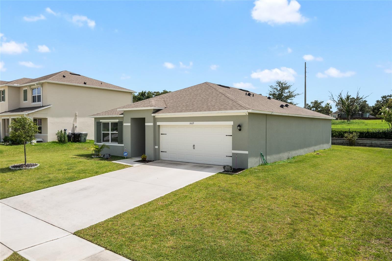 3669 RORY OAK CIRCLE