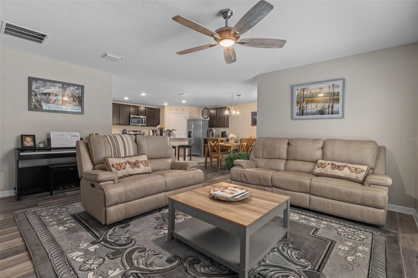HERNANDO OAKS PH 3 - Residential