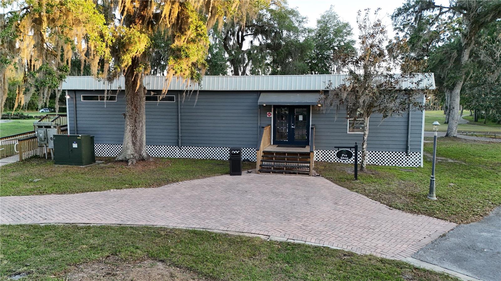 HERNANDO OAKS PH 3 - Residential