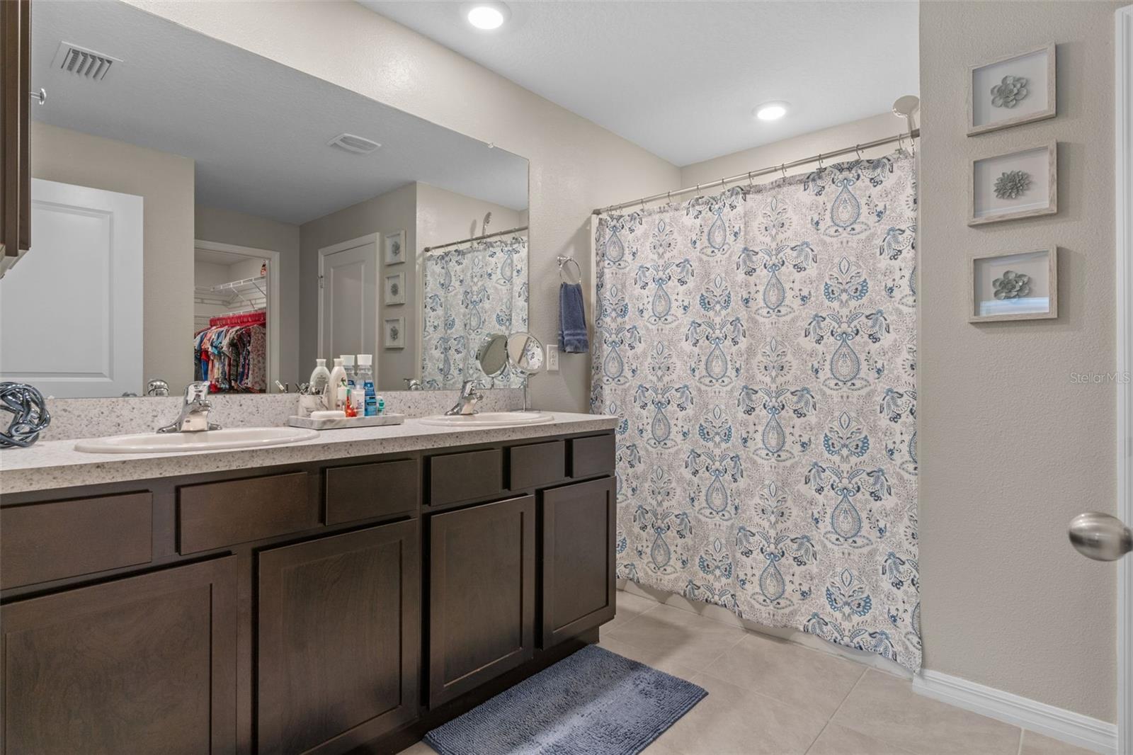 HERNANDO OAKS PH 3 - Residential