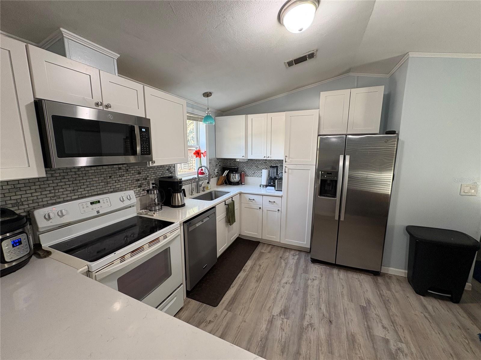 GENES LITTLE ACRES 53 01STADD - Residential