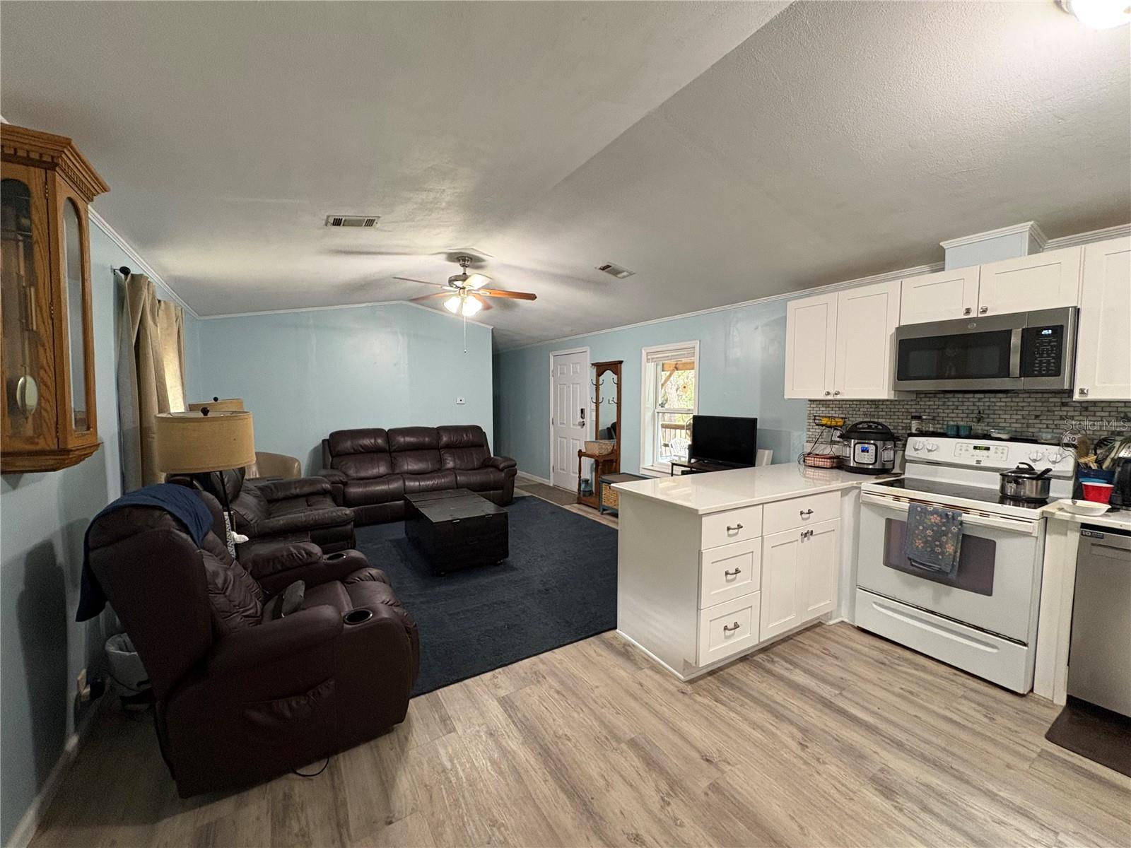 GENES LITTLE ACRES 53 01STADD - Residential