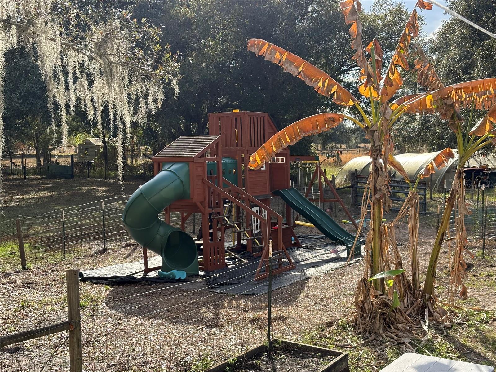 GENES LITTLE ACRES 53 01STADD - Residential