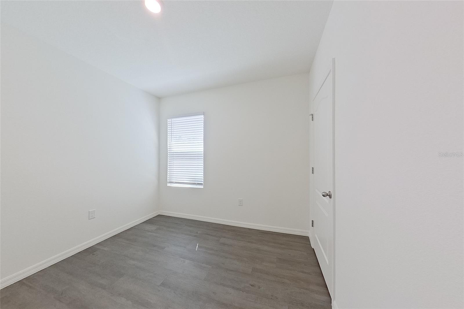 LAKE GRIFFIN RESERVE - Residential Lease